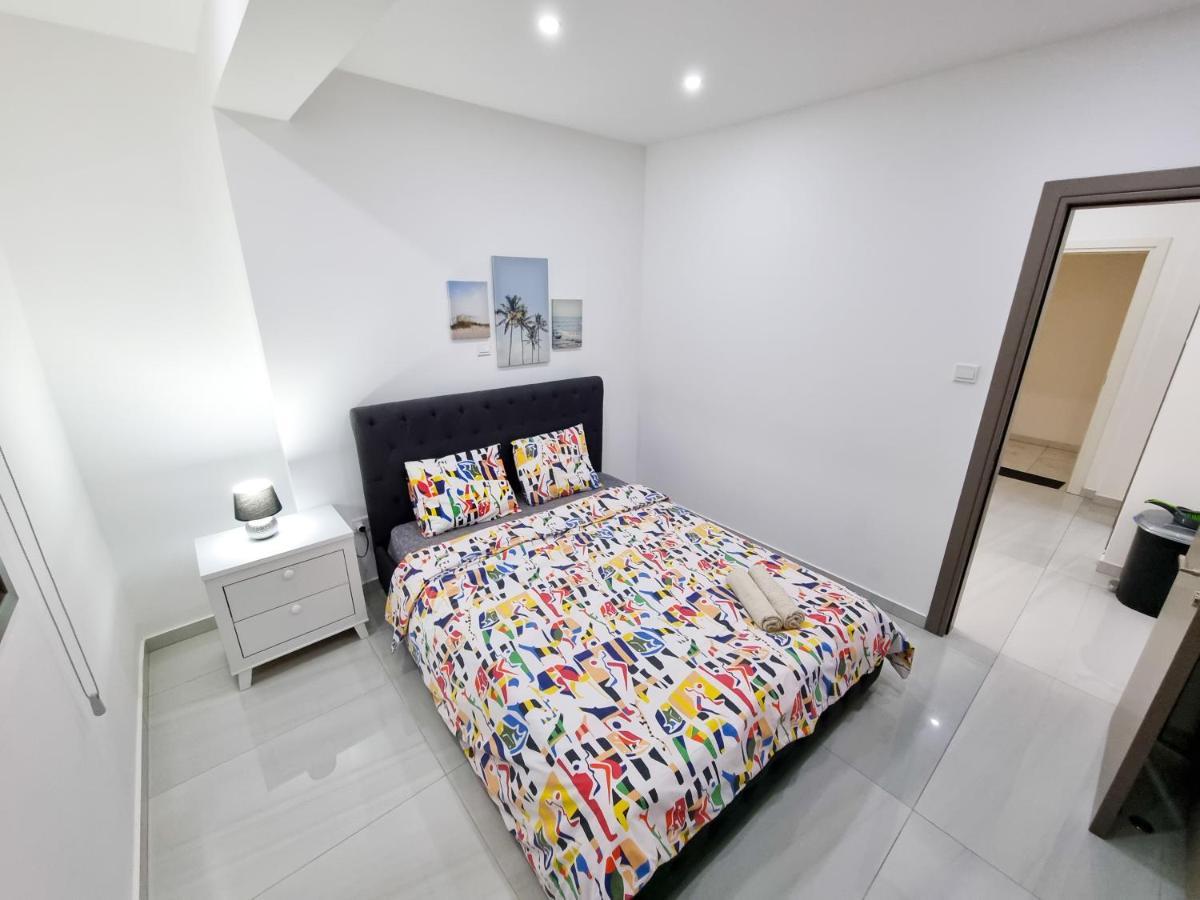 Sea La Vie Seaview Apartment ラルナカ エクステリア 写真